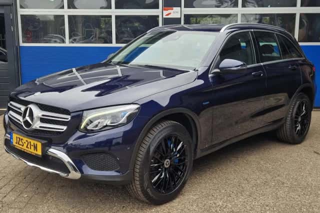 Mercedes-Benz GLC-Klasse (2017) thumbnail 1