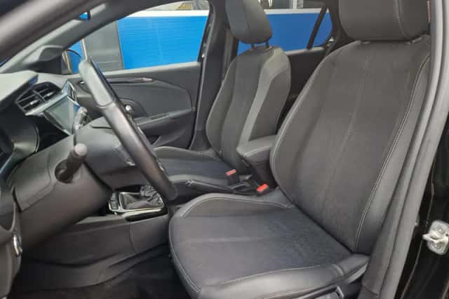 Opel Corsa (2023) thumbnail 3