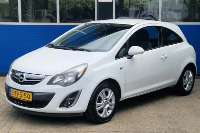 Opel Corsa (2014) thumbnail 1