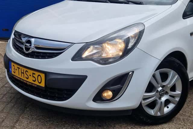 Opel Corsa (2014) thumbnail 5