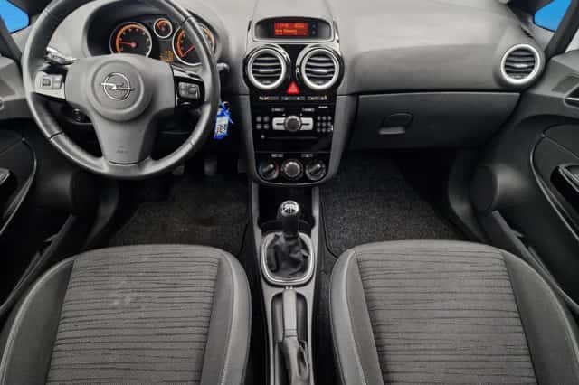 Opel Corsa (2014) thumbnail 6