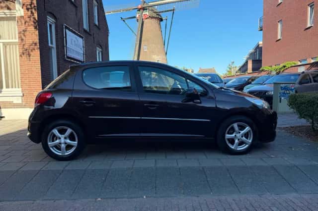Peugeot 207 (2011) thumbnail 4
