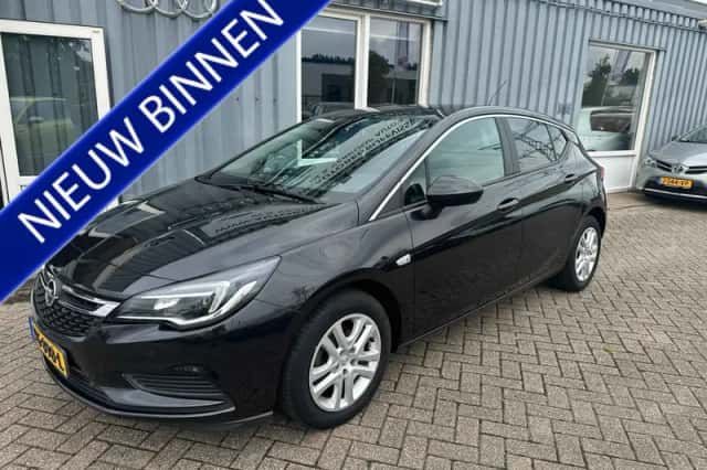 Opel Astra (2016) thumbnail 1