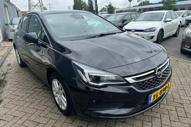 Opel Astra (2016) thumbnail 3