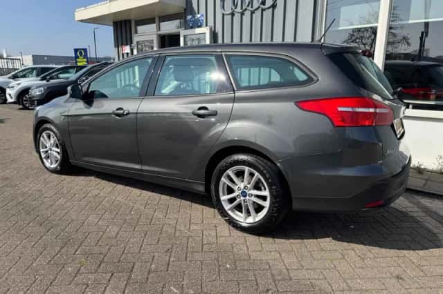 Ford Focus (2017) thumbnail 2
