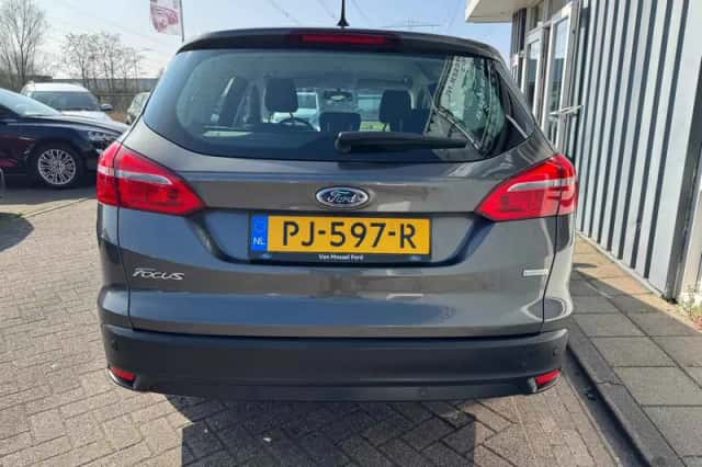 Ford Focus (2017) thumbnail 3