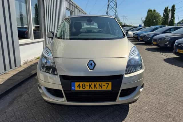 Renault Scénic (2010) thumbnail 5