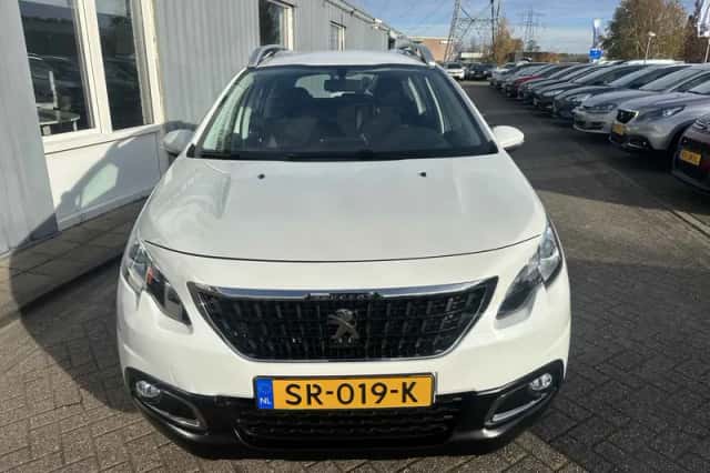 Peugeot 2008 (2018) thumbnail 2