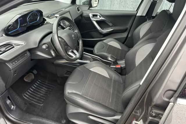 Peugeot 2008 (2014) thumbnail 4