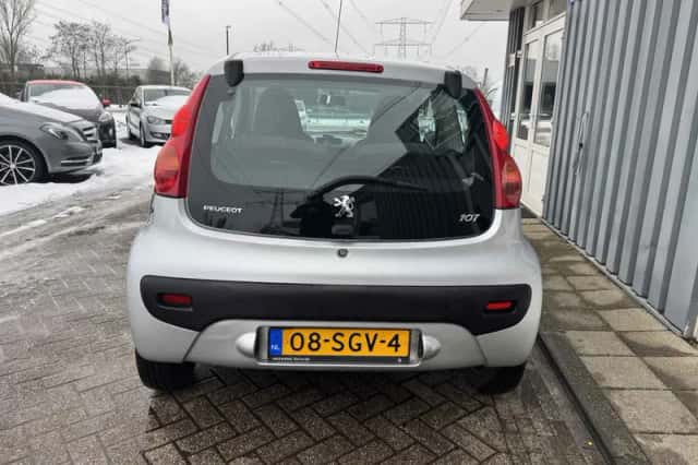 Peugeot 107 (2011) thumbnail 3