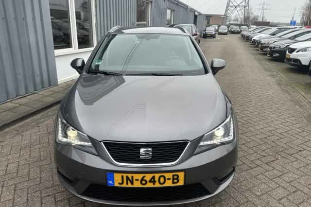 SEAT Ibiza (2016) thumbnail 2