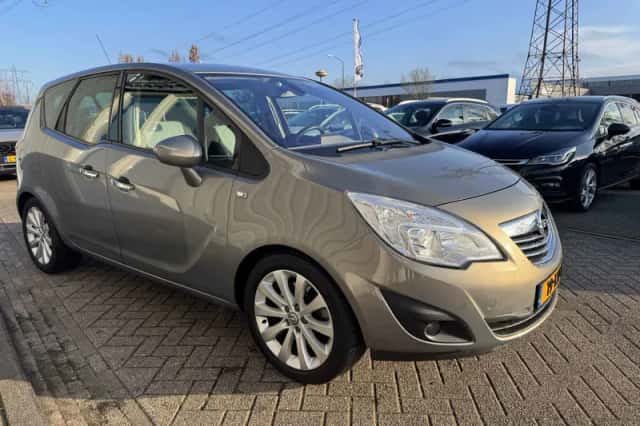Opel Meriva (2012) thumbnail 4