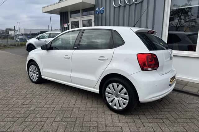Volkswagen Polo (2012) thumbnail 3