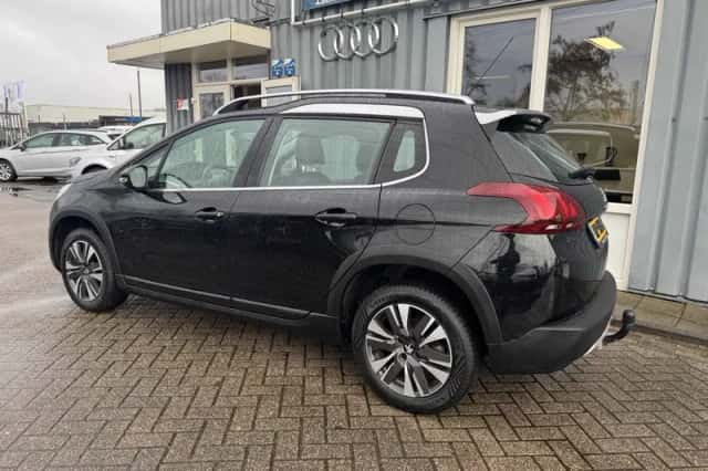 Peugeot 2008 (2017) thumbnail 2