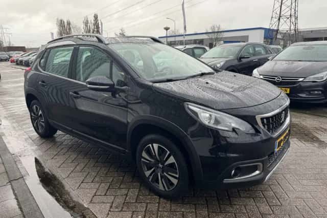 Peugeot 2008 (2017) thumbnail 4