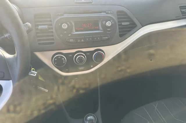 Kia Picanto (2016) thumbnail 6