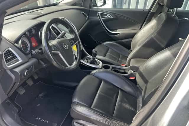 Opel Astra (2012) thumbnail 4