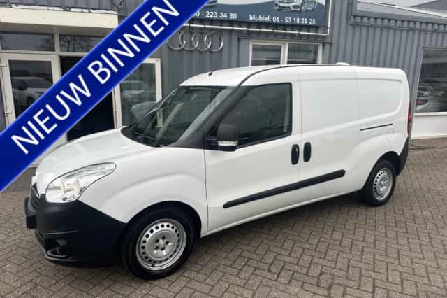 Opel Combo (2016) thumbnail 1