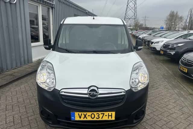 Opel Combo (2016) thumbnail 2