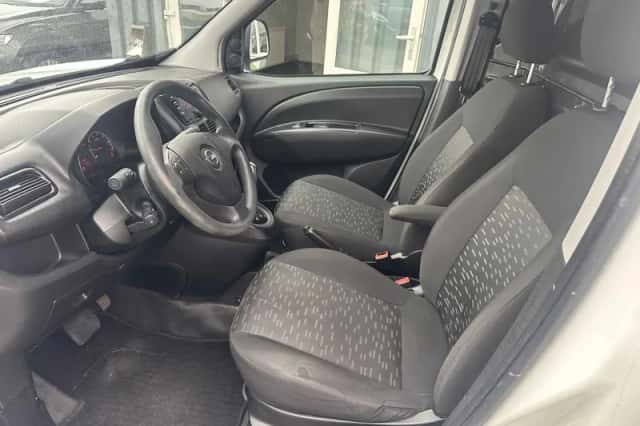 Opel Combo (2016) thumbnail 4