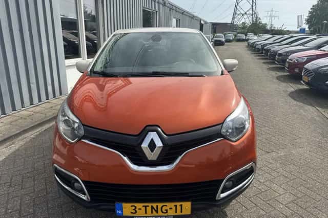 Renault Captur (2014) thumbnail 2
