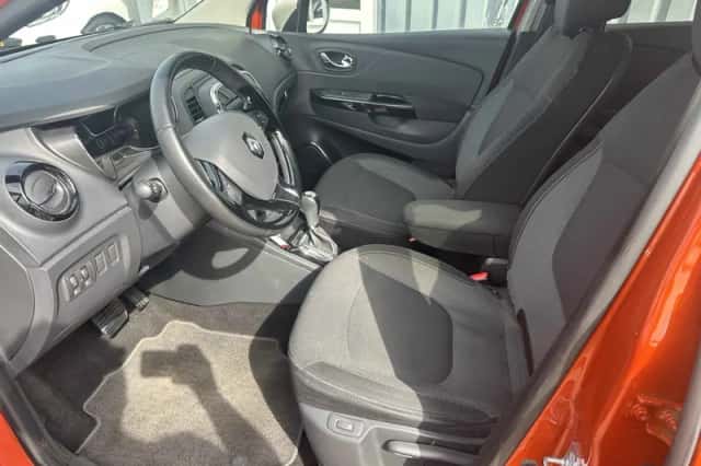 Renault Captur (2014) thumbnail 4