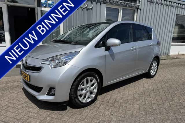 Toyota Verso (2015) thumbnail 1