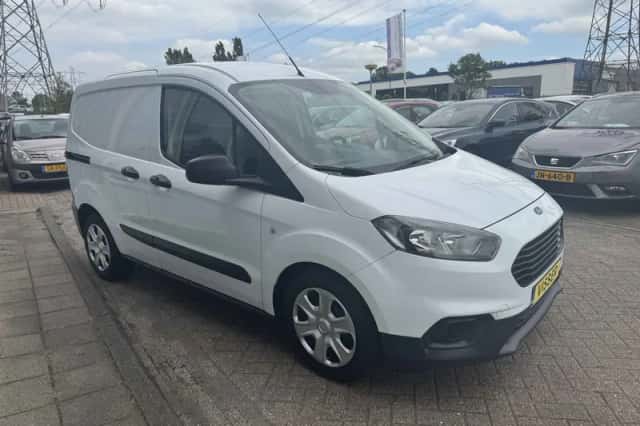 Ford Transit Courier (2019) thumbnail 4