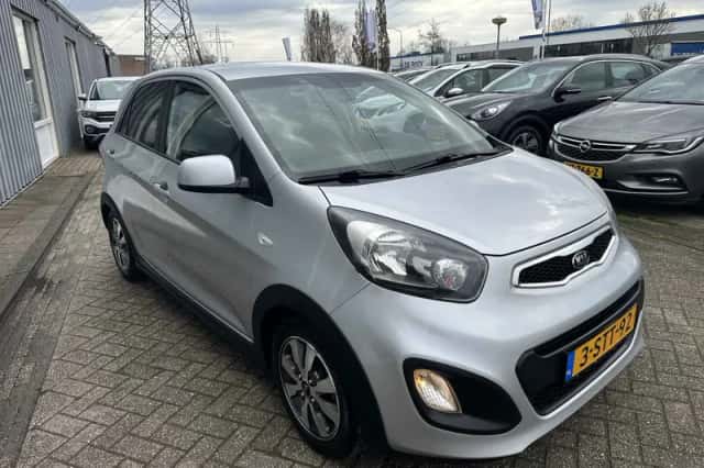Kia Picanto (2013) thumbnail 3