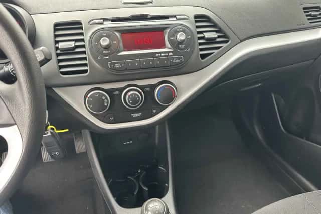 Kia Picanto (2013) thumbnail 6