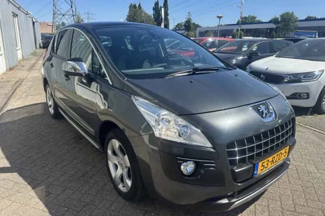 Peugeot 3008 (2011) thumbnail 3