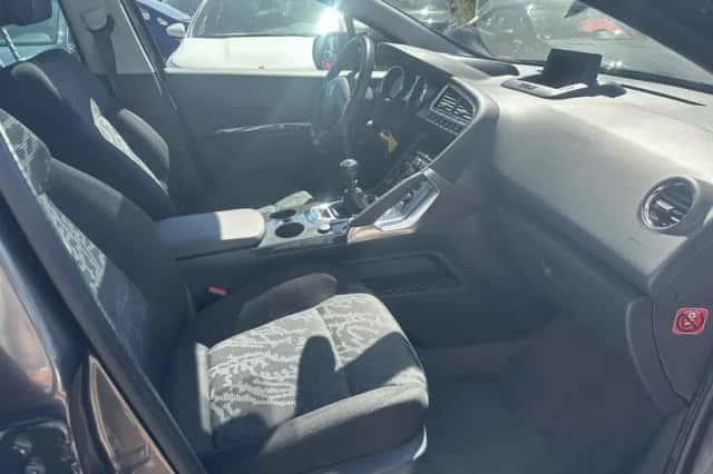 Peugeot 3008 (2011) thumbnail 5