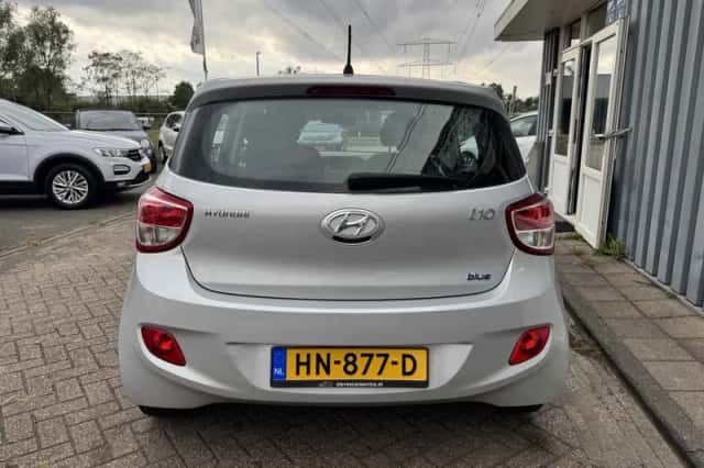 Hyundai i10 (2016) thumbnail 3