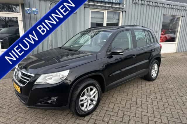 Volkswagen Tiguan (2008) thumbnail 1