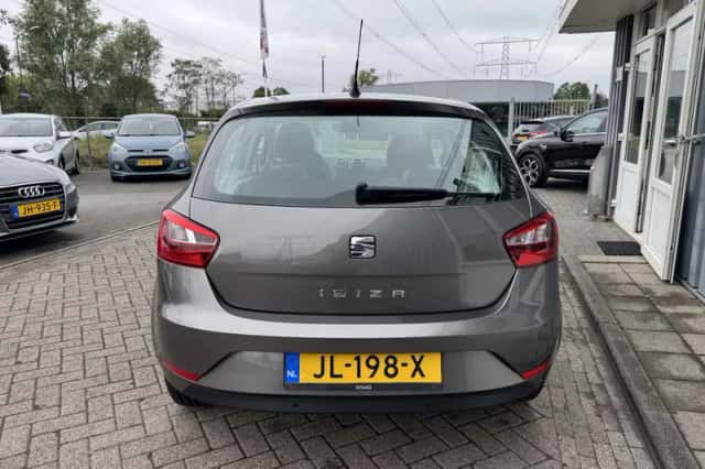 SEAT Ibiza (2016) thumbnail 3