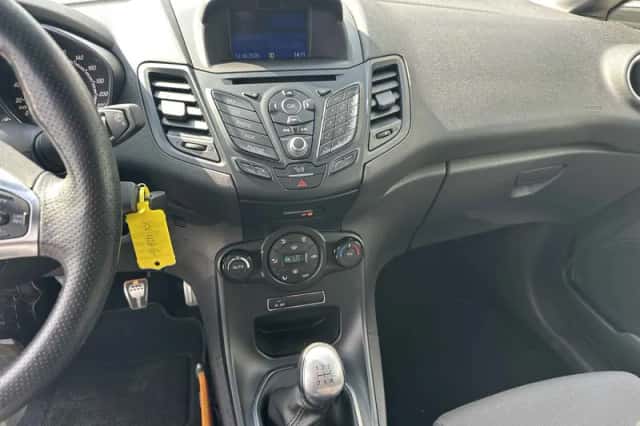 Ford Fiesta (2016) thumbnail 6