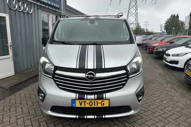 Opel Vivaro (2016) thumbnail 2