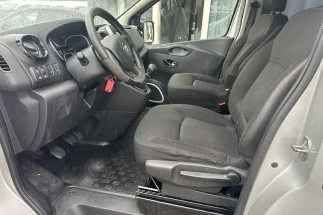 Opel Vivaro (2016) thumbnail 4