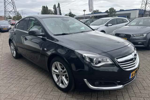 Opel Insignia (2015) thumbnail 3