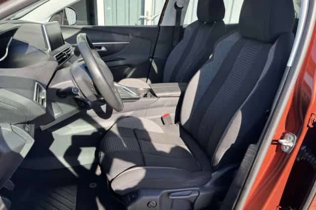 Peugeot 3008 (2017) thumbnail 6