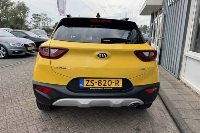 Kia Stonic (2019) thumbnail 3