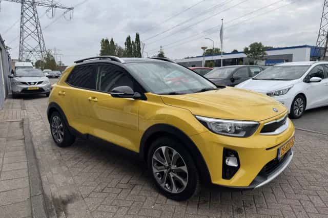 Kia Stonic (2019) thumbnail 4