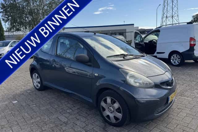 Toyota Aygo (2008) thumbnail 1