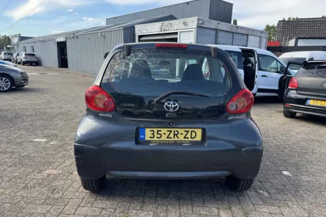 Toyota Aygo (2008) thumbnail 4