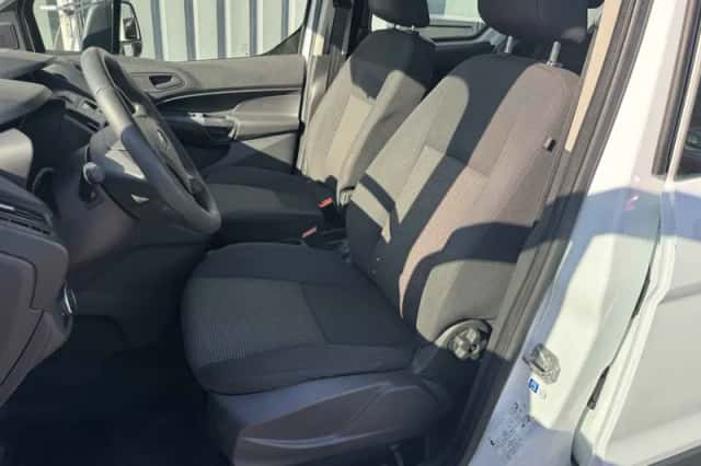 Ford Tourneo Connect (2015) thumbnail 6