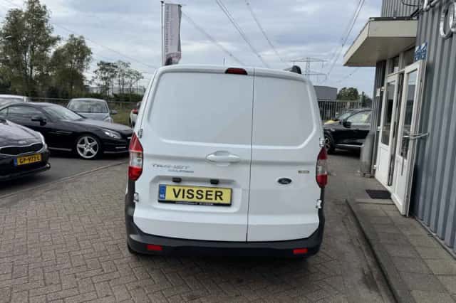 Ford Transit Courier (2017) thumbnail 3