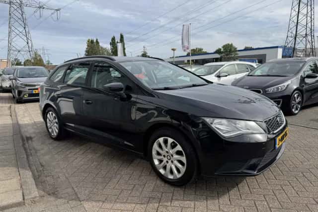 SEAT Leon (2014) thumbnail 4