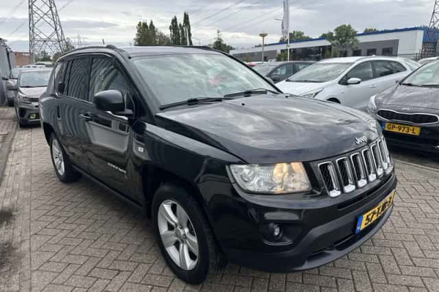 Jeep Compass (2012) thumbnail 3