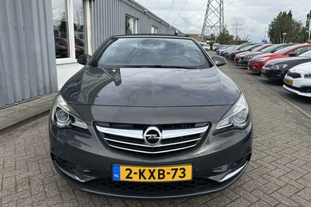 Opel Cascada (2013) thumbnail 2