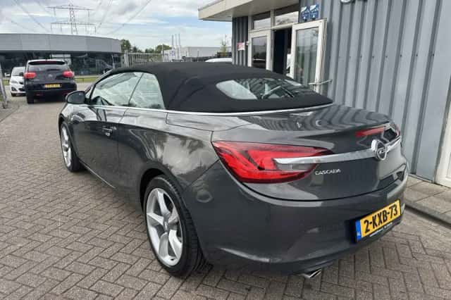 Opel Cascada (2013) thumbnail 3